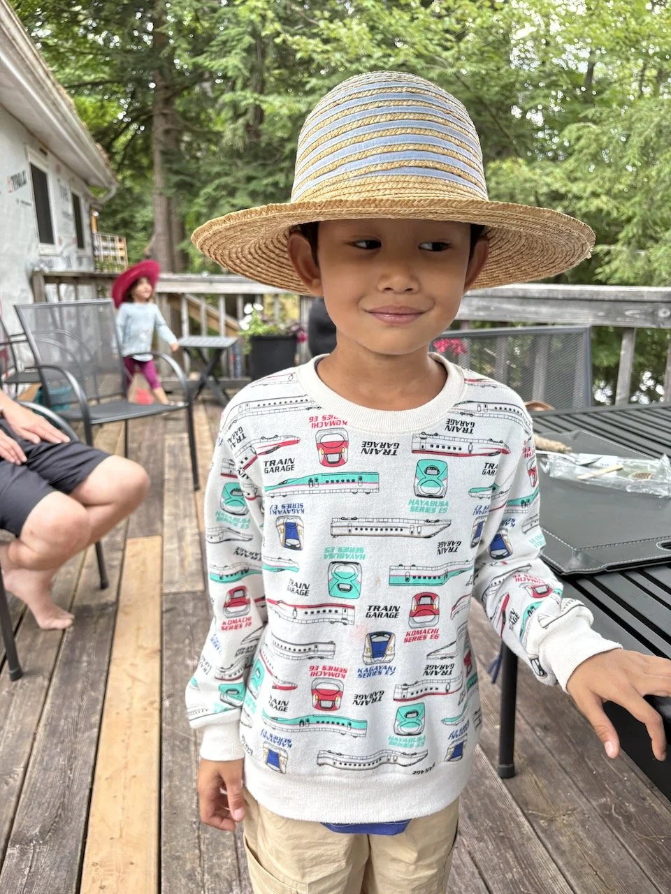 The horse and deer flies are loving our heads... so it's time to bust out the cottage hat collection!