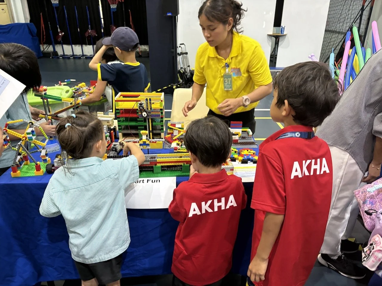 After school, it's the "ECA Fair" where we get to learn more about the ECAs (provided by external vendors).
