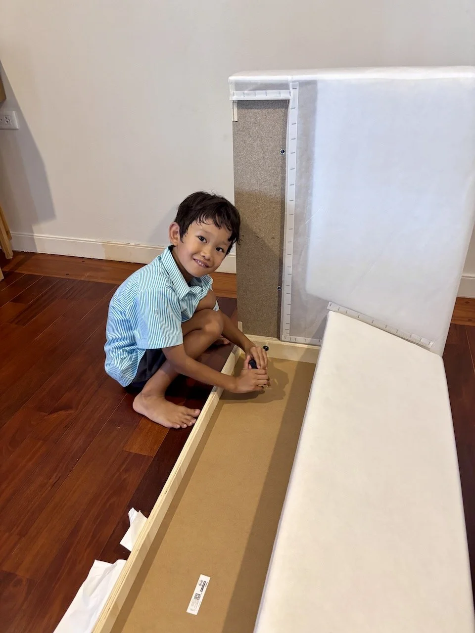 Excitement for all: the new sofa bed has arrived!