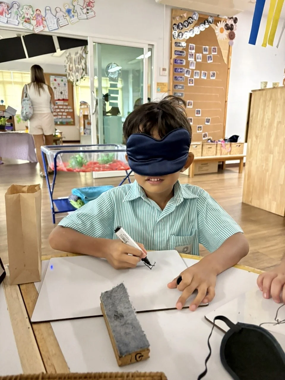 Writing blind(folded).