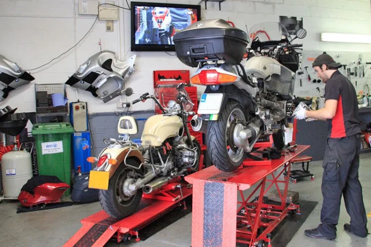 PlatinumMotorcycles_2-2smt9p83mf3oemydzhcx6y.jpg