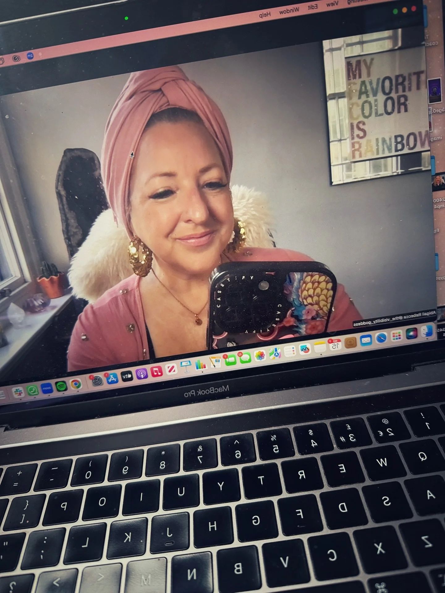 ✨YOUR GREATEST SUCCESS COMES FROM WITHIN.✨
Your greatest success comes from transforming the part of you that believes you’re not enough.
You don’t own your business, you manage it. You hold it, guide it, and create through it but it&rs