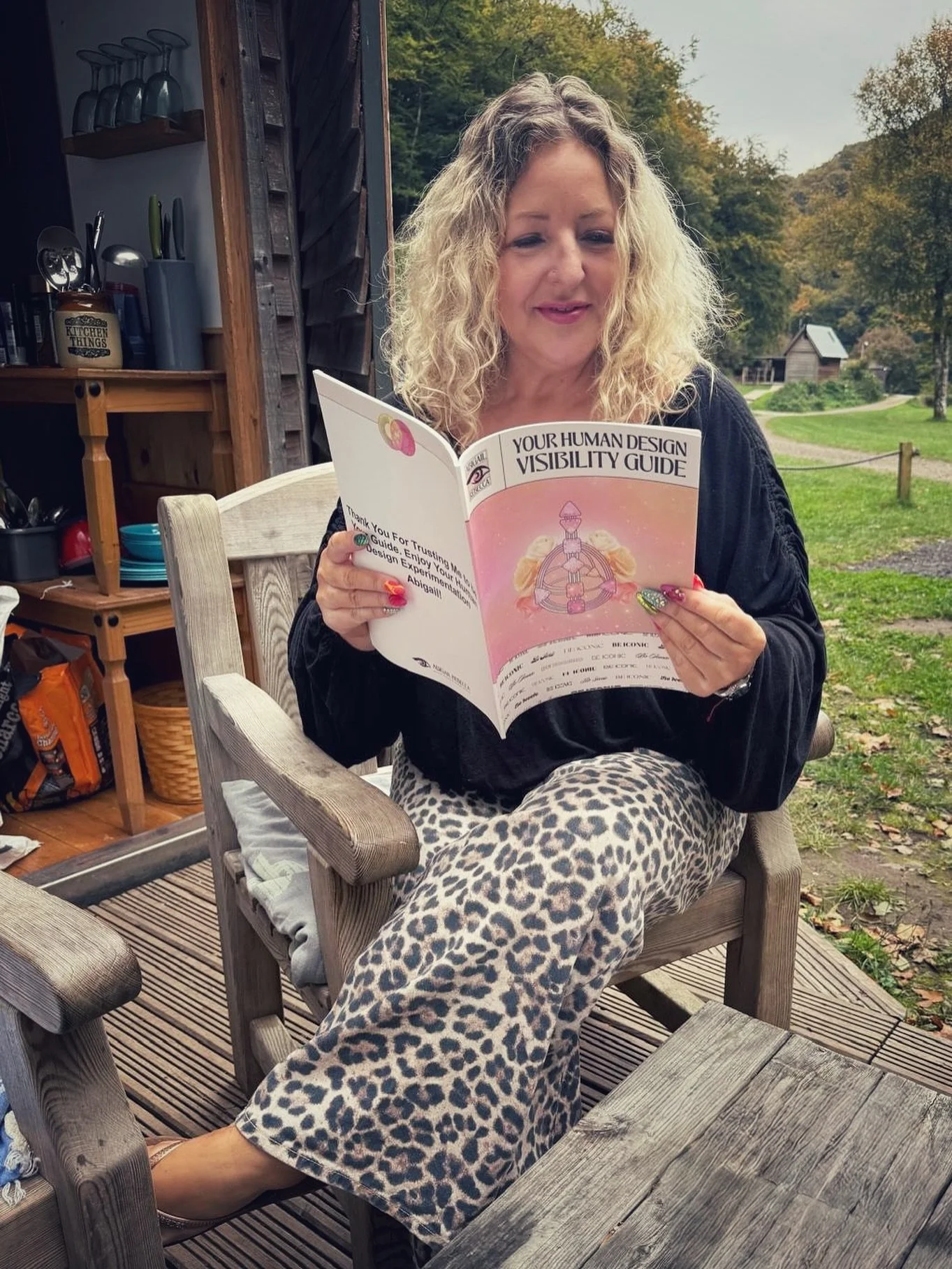 Autumn always feels like an invitation to pause. As the leaves fall and the evenings draw in, I find myself reaching for a book, a mug of hot chocolate and new ideas to explore.
Are you reading any good books at the moment? Maybe you’d like to