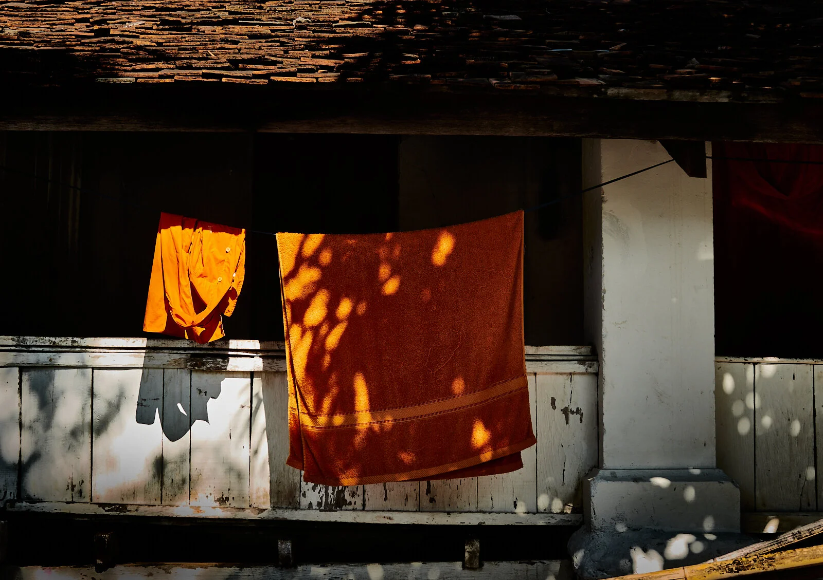 Saffron towel 1600x1200 sRGB.jpg