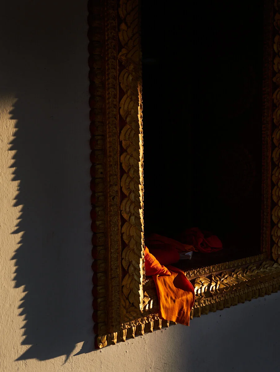 Saffron windowsill 1600x1200 sRGB.jpg