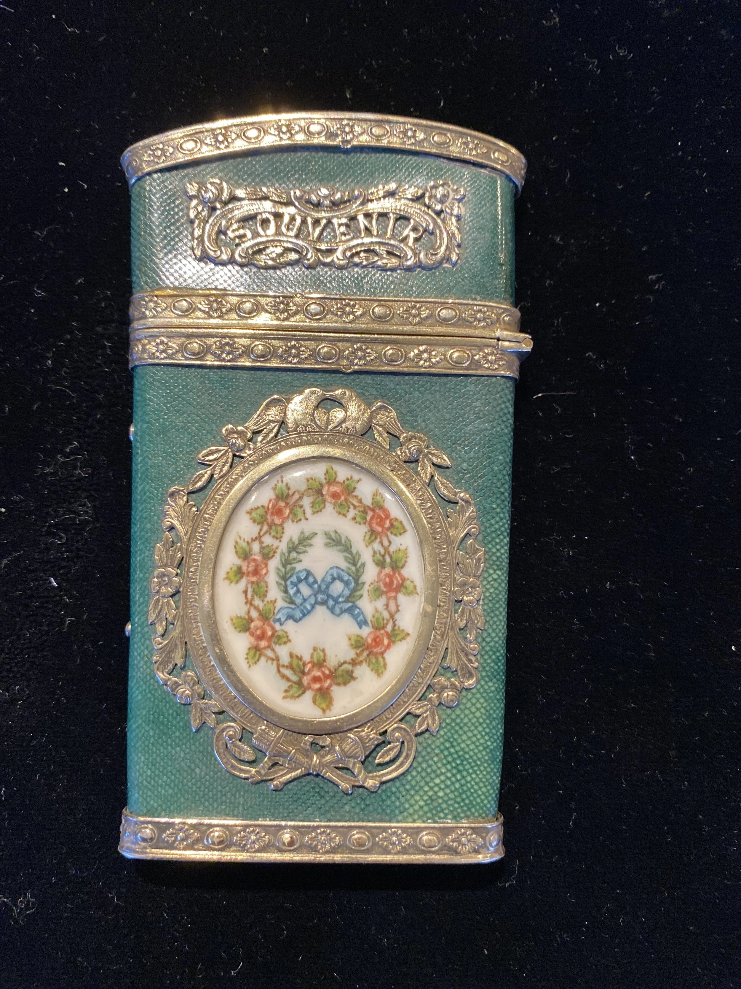 C6048490-F5DD-4788-A21D-C1EECEF57819