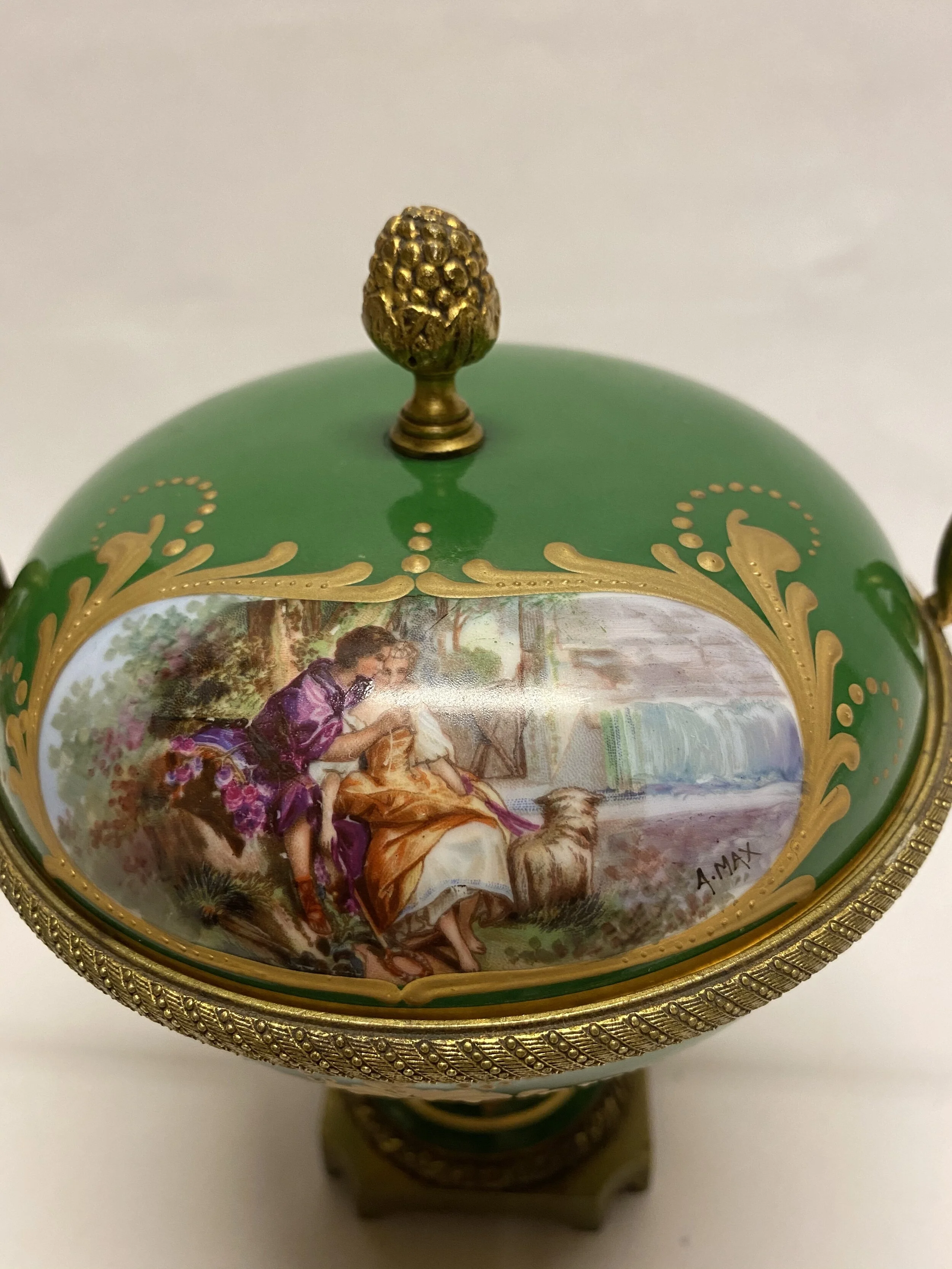 F16FE339-35C7-4937-BBFC-9F9F4BEDD883