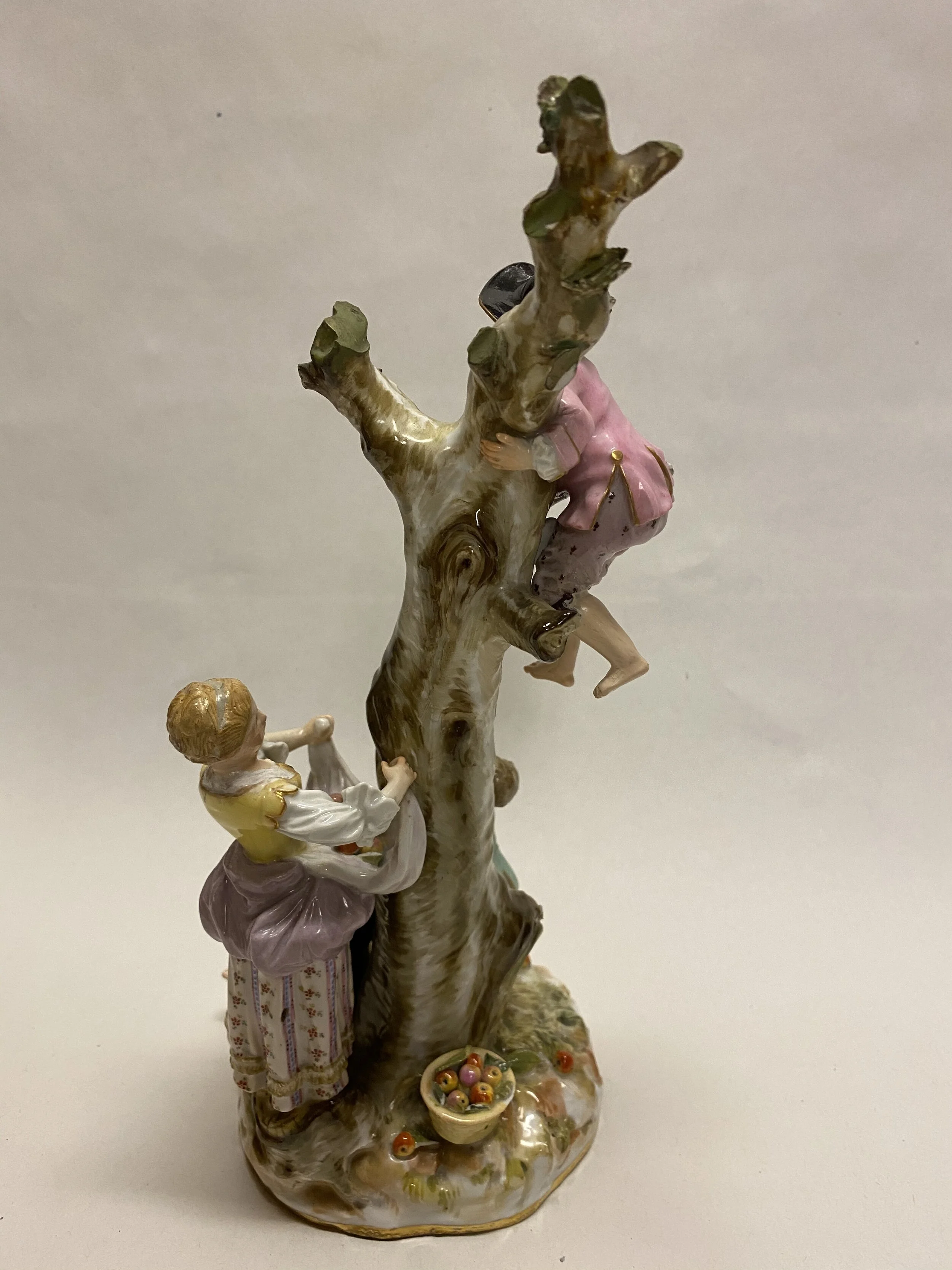 DDAB87D7-1856-42B5-BEC9-0DDB7029BC7D