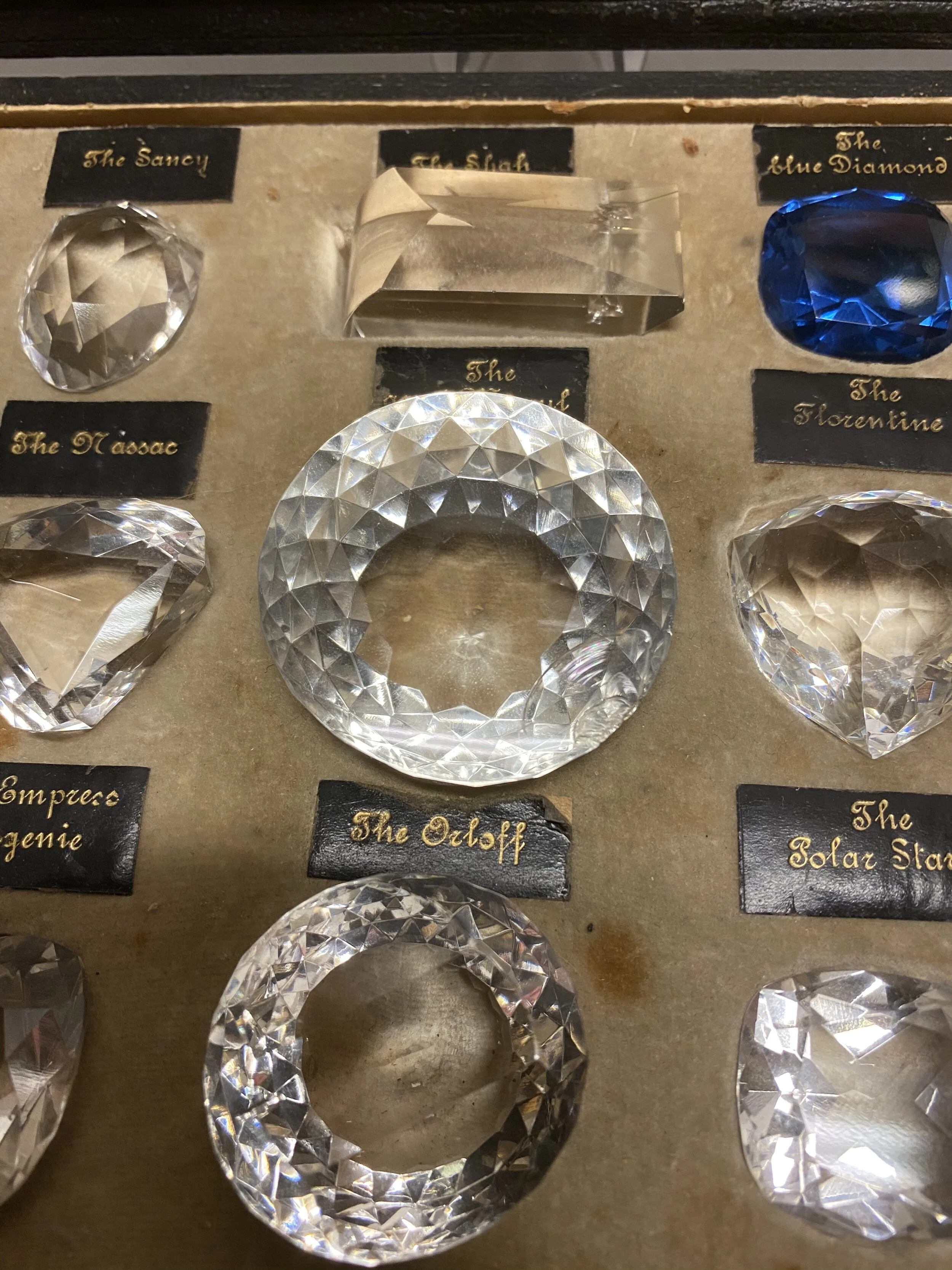 6654A2AE-F312-4B40-BA03-85DB1976B1F2