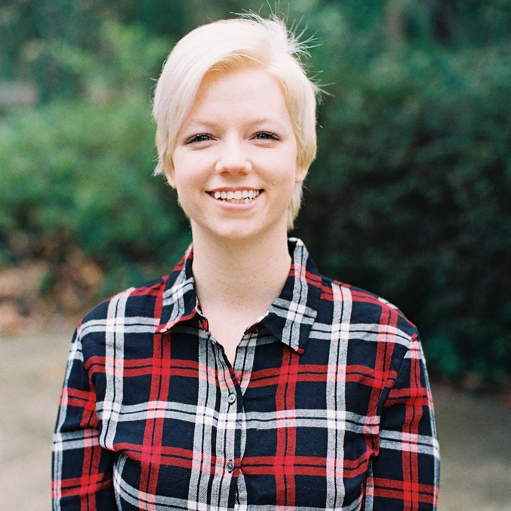 RANDI SMITH, BAR MANAGER