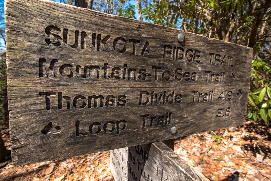 Sunkota Ridge Trail (head toward Loop Trail if following this guide)