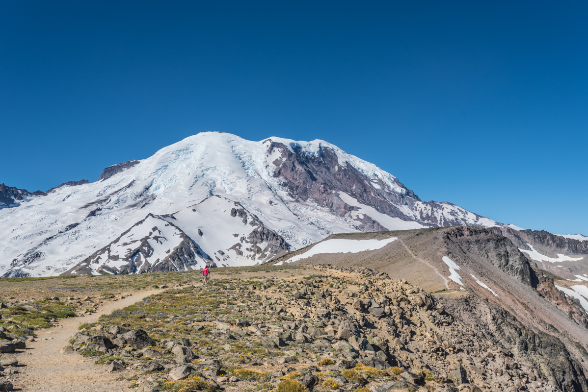 Hiking to the second Burroughs Mountain in summer