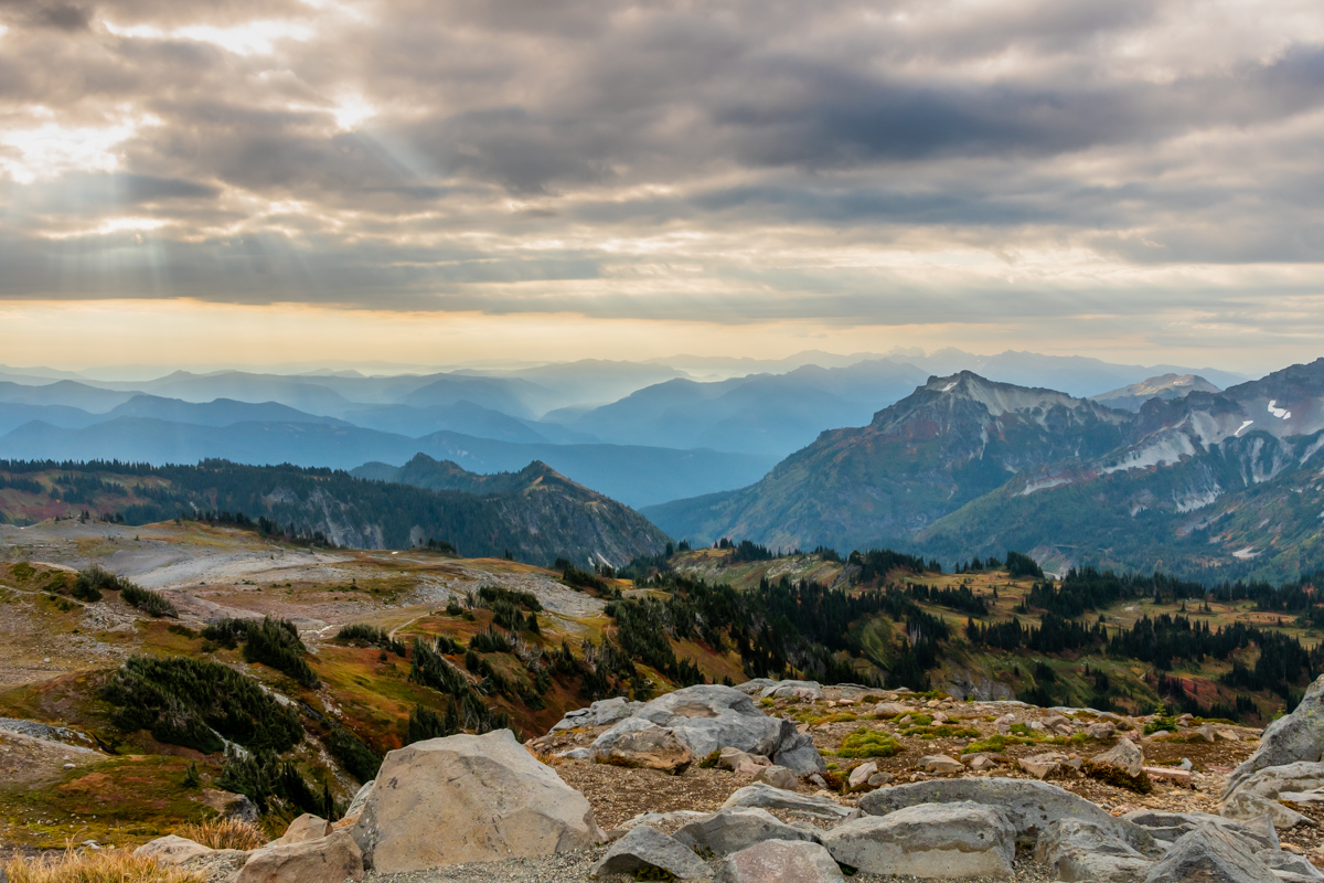 Mountain Ranges in Washington Below Mount Rainier