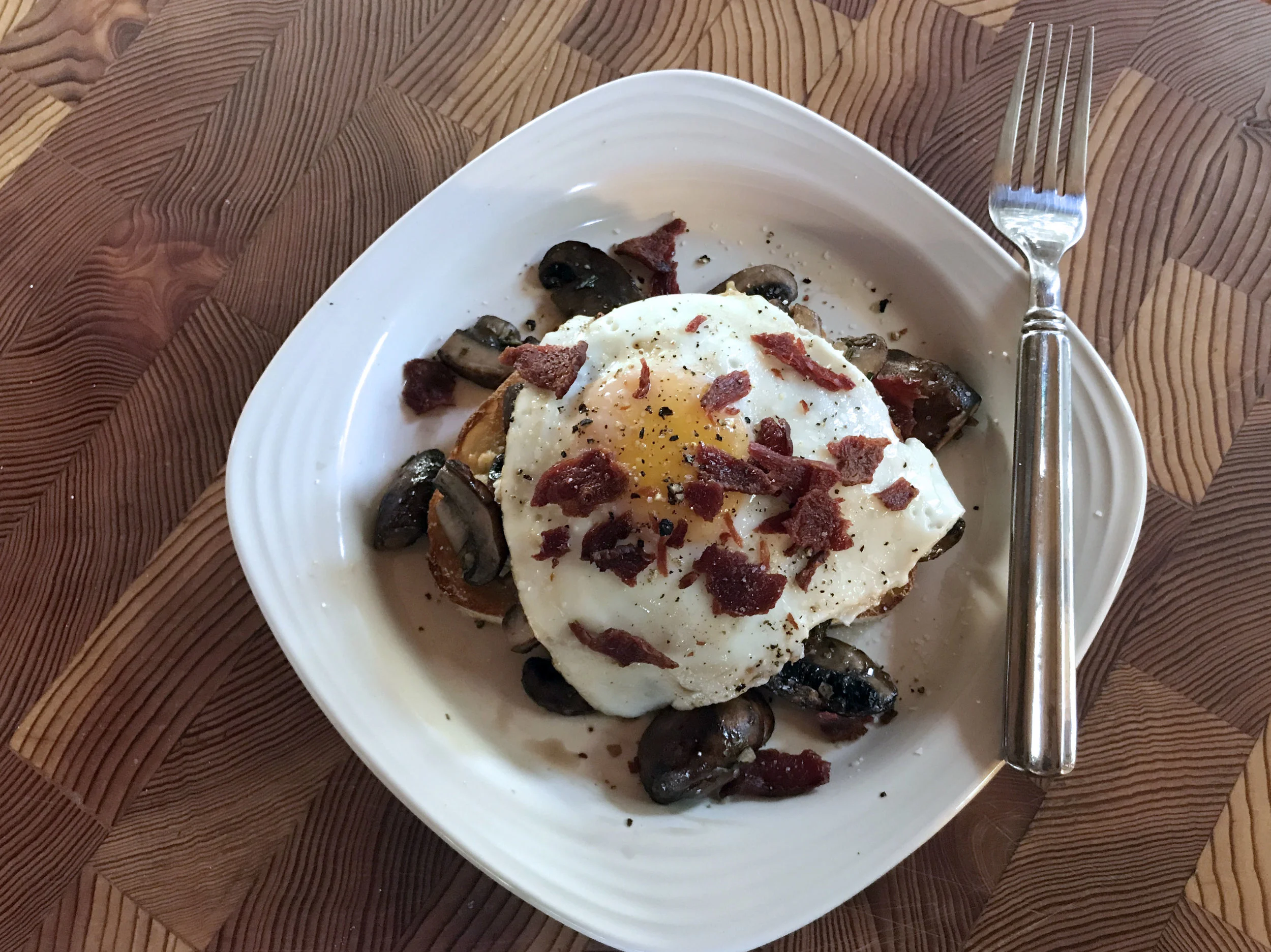 Mushroom Toast with Egg and Bacon.jpg