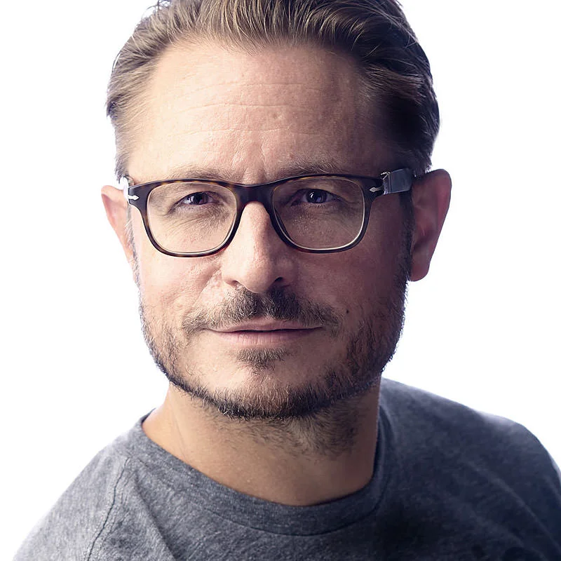 Headshot-Portrait-Photographer-Yoga-Studio-INNERCITYOGA-Geneve-Geneva-Patric-Pop.jpg