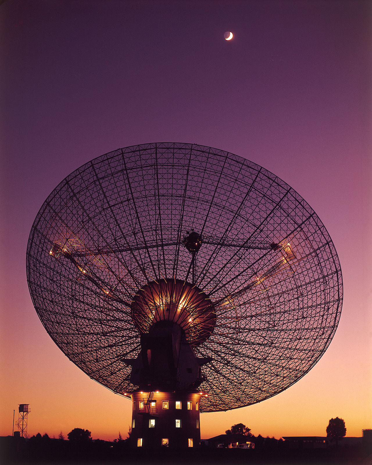 Parkes radio telescope in New South Wales, Australia. Credit: CSIRO