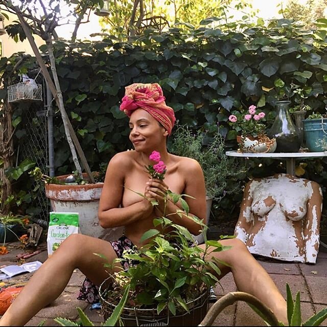In honor of Juneteenth, allow us to shift focus to one of our favorite contemporary creators, @calethiadecontostudio 🌿 We met this literal goddess over a decade ago (on Craig&rsquo;s List!) and have never stopped being in awe of her talent, especial
