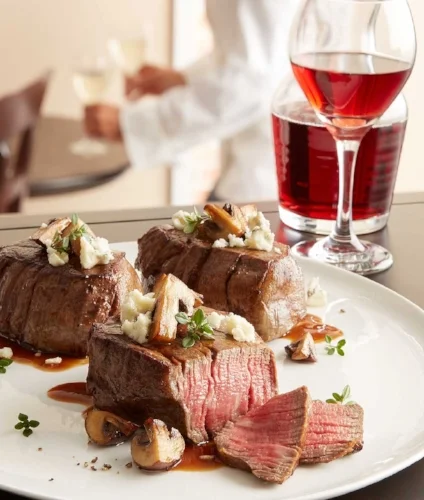 steak-waiter.jpg