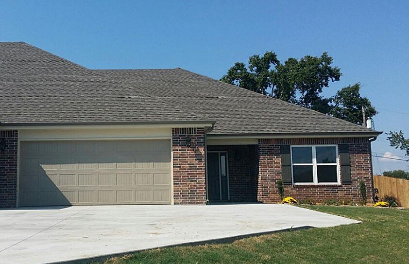 921 Leisure Lane.jpg