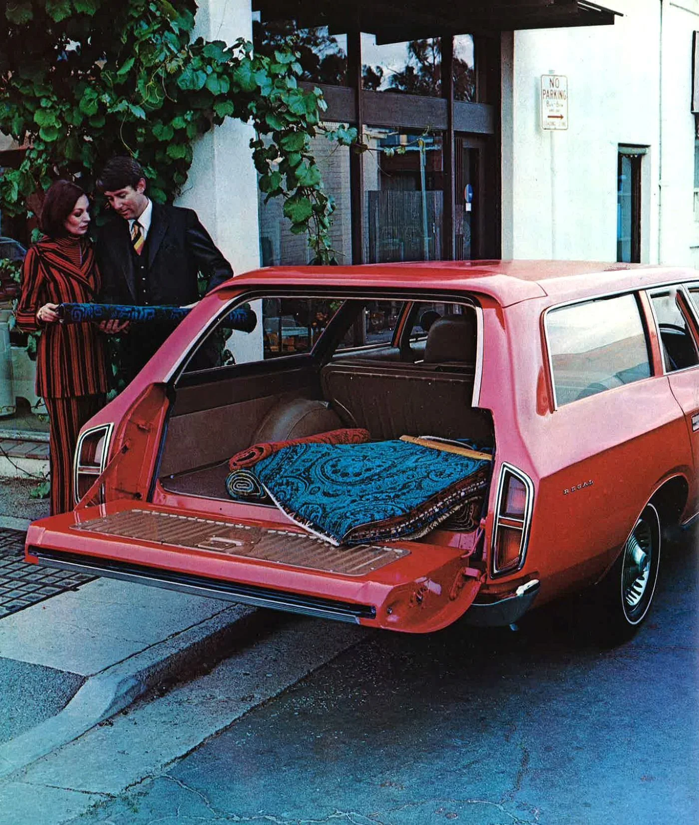 1974-red-chrysler-valiant-vj-wagon-print-ad.jpg