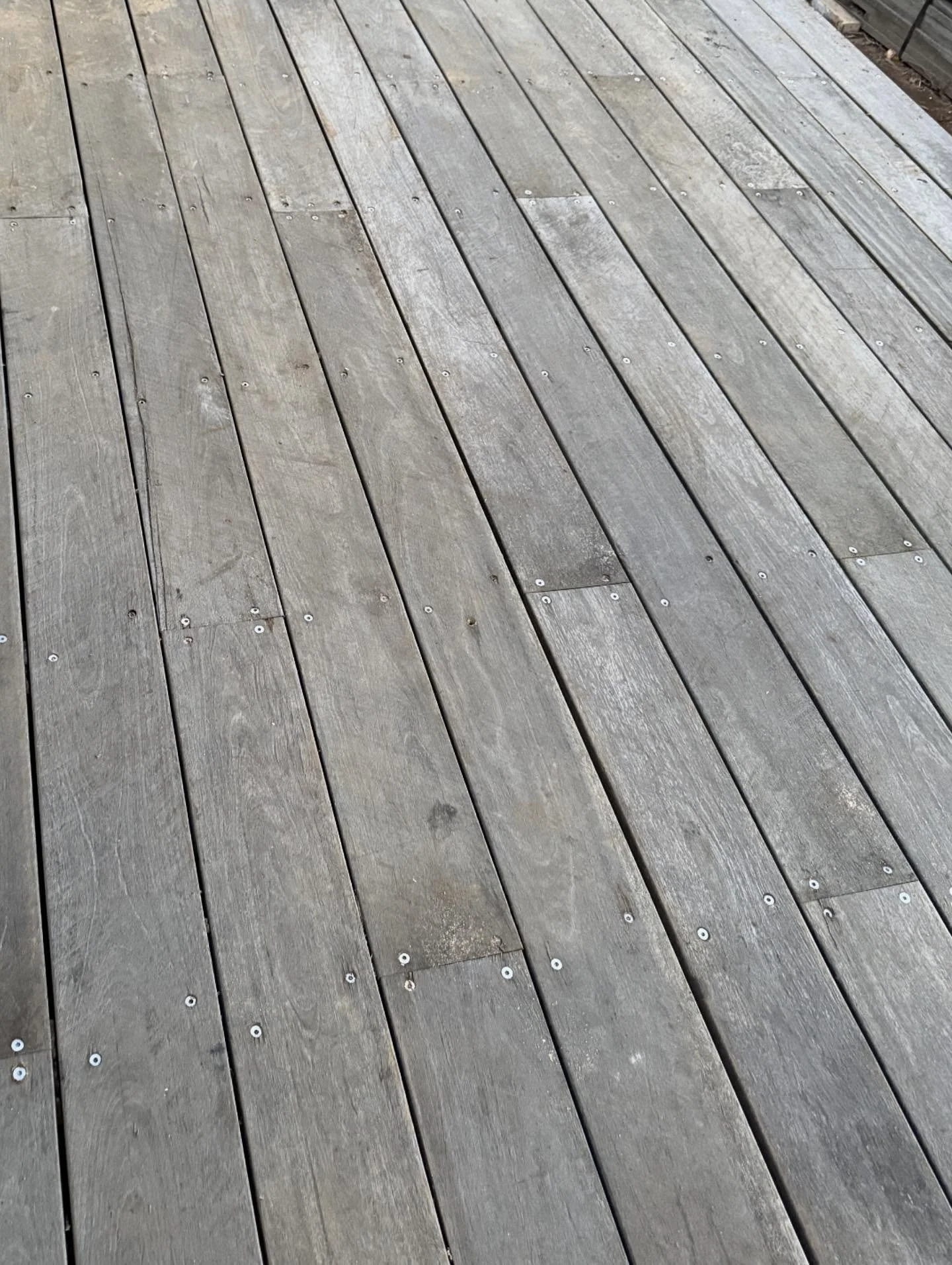 Recycled 190x35 spotted gum decking sitting pretty on this awesome build across the bay. We have quite a few packs available but they won&rsquo;t last long. 🌳⚒️♻️