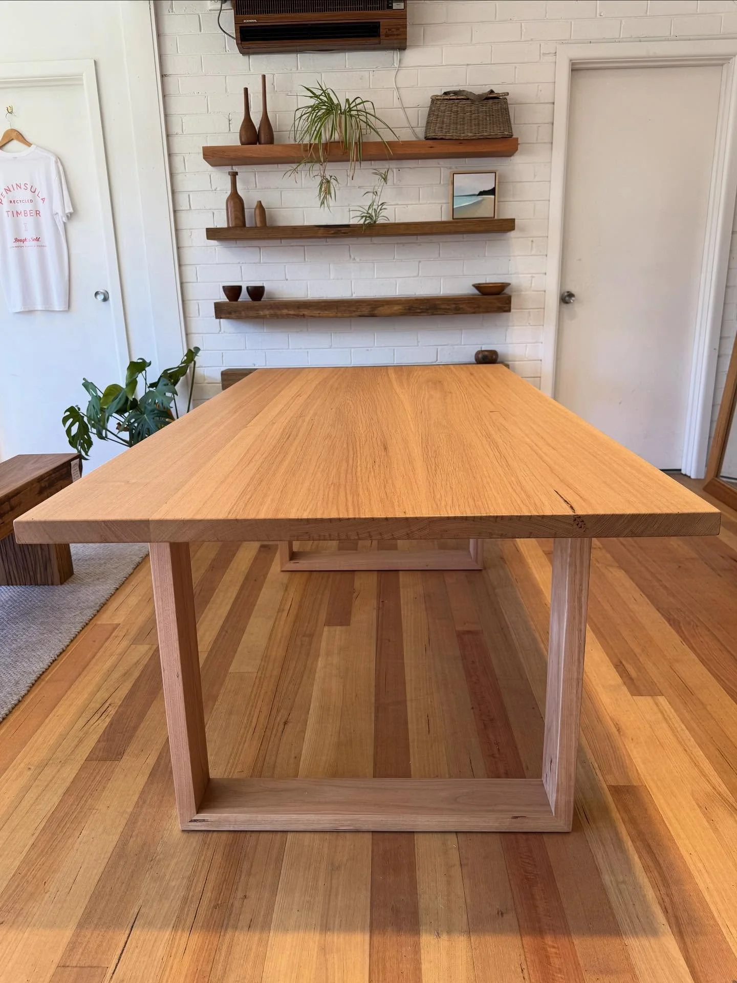 Our Rosie table in low feature recycled blackbutt. 🌳⚒️♻️