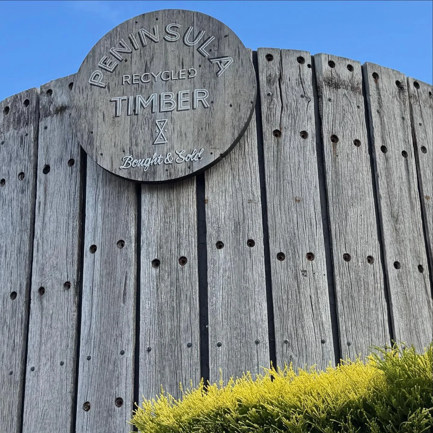 Peninsula Recycled Timber. Mon-Fri 8:00-4:00. 🌳⚒️♻️