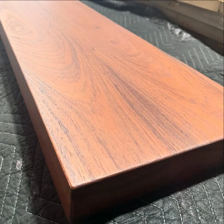 A little close up of a recently completed 400x75 Jarrah mantelpiece. 🌳⚒️♻️