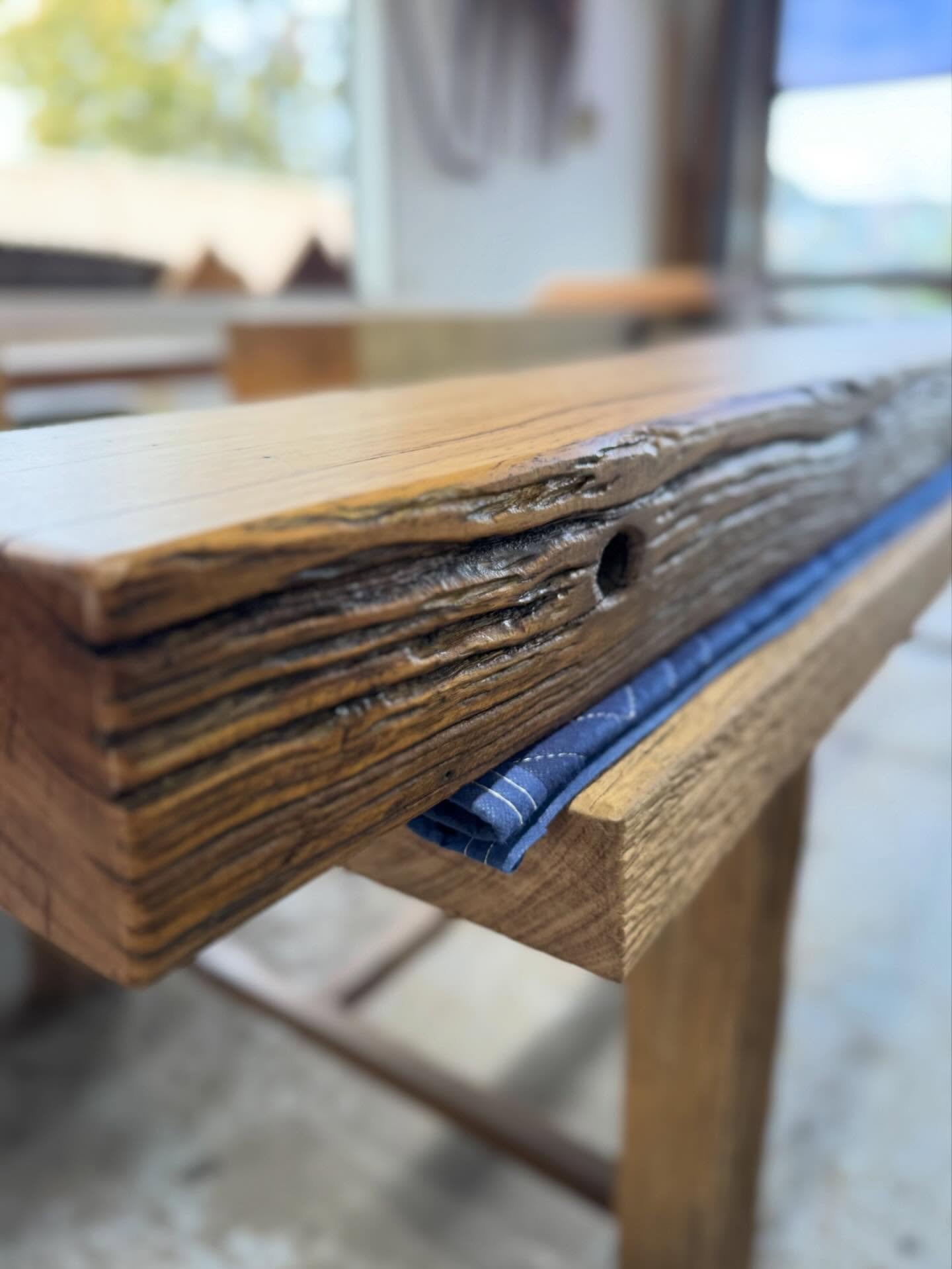 4m Stringybark mantelpiece. Freshly oiled and ready for install. Timber salvaged from a bridge in South Gippsland. 🌳⚒️♻️