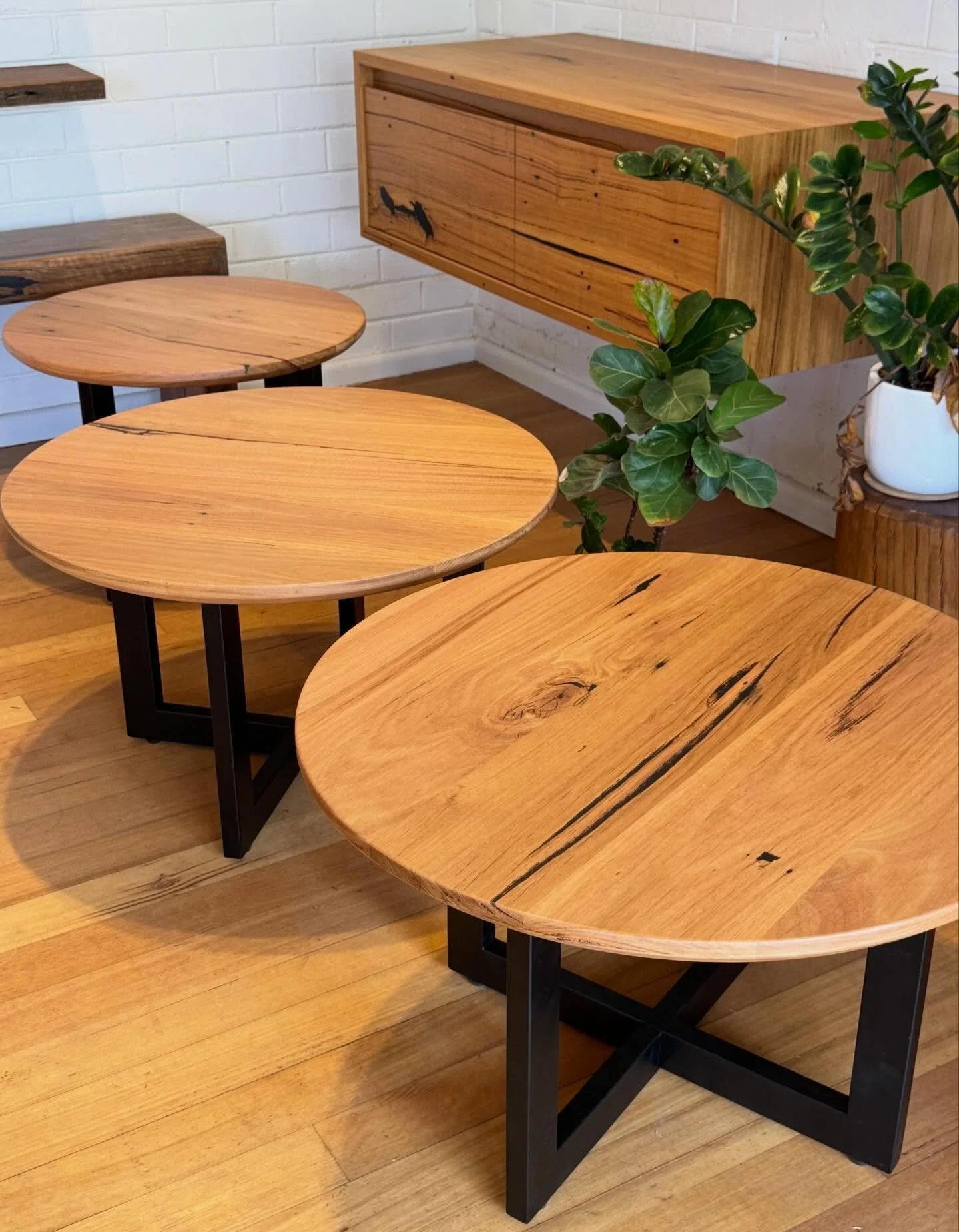 Custom recycled messmate coffee tables. 🌳⚒️♻️