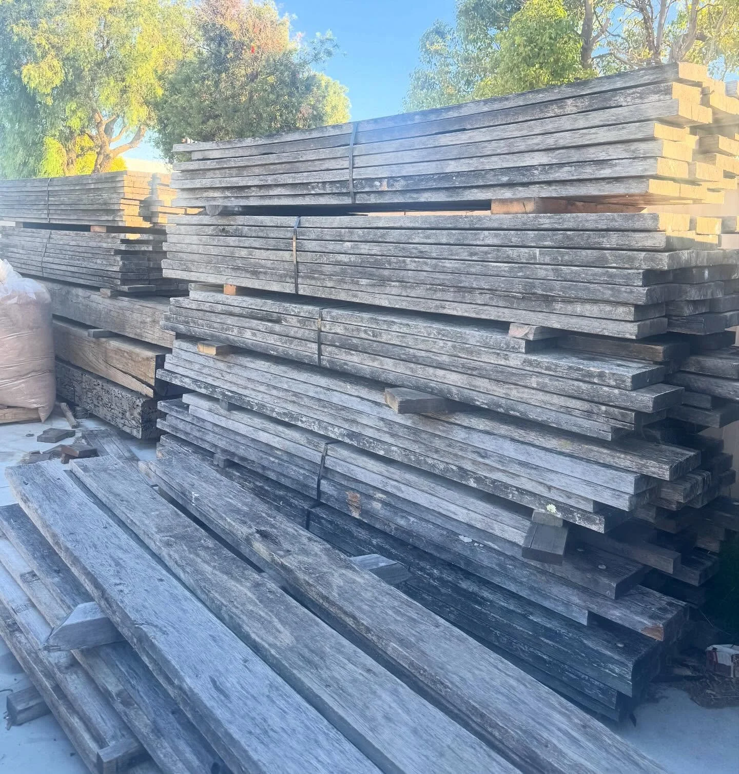 Recycled spotted gum boardwalk decking. 180x35 🌳⚒️♻️