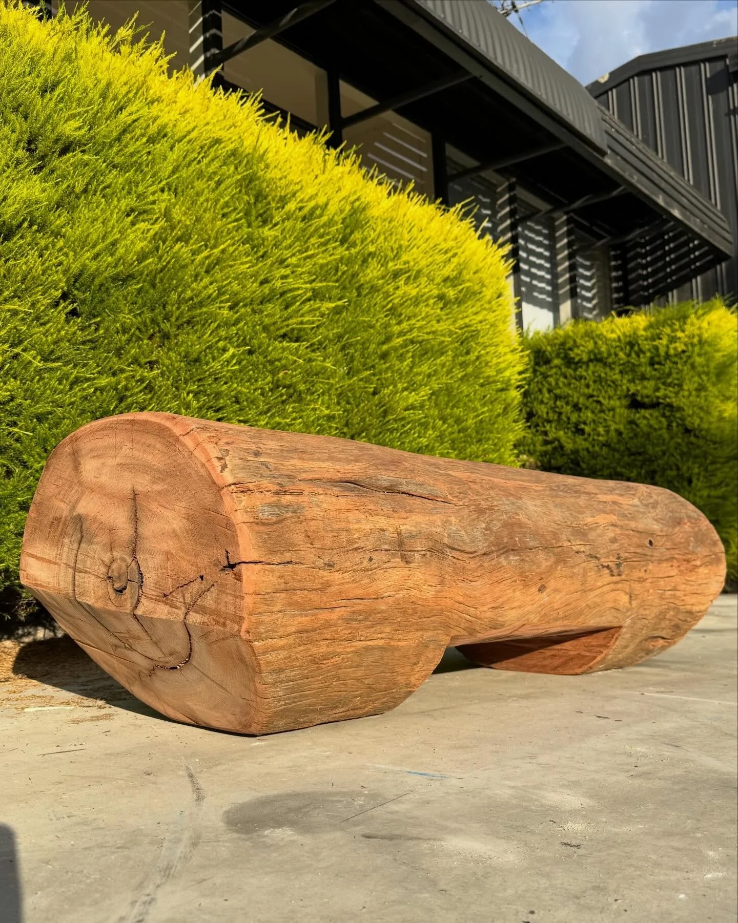 Corbel bench seat. Recycled Ironbark. 🌳⚒️♻️