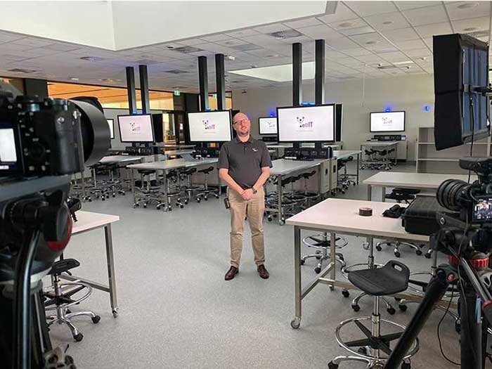 Onsite project showcase, piece-to-camera