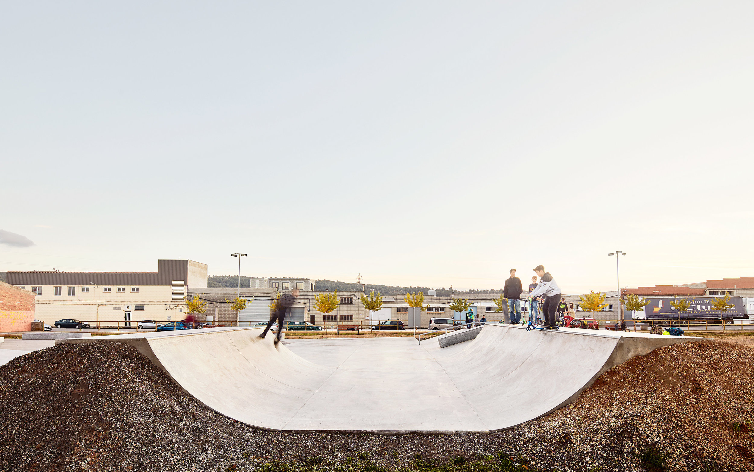SKATE-ARCHITECTS-SKATE-PLAZA-SKATEPARK-NAVARCLES-05-013.jpg