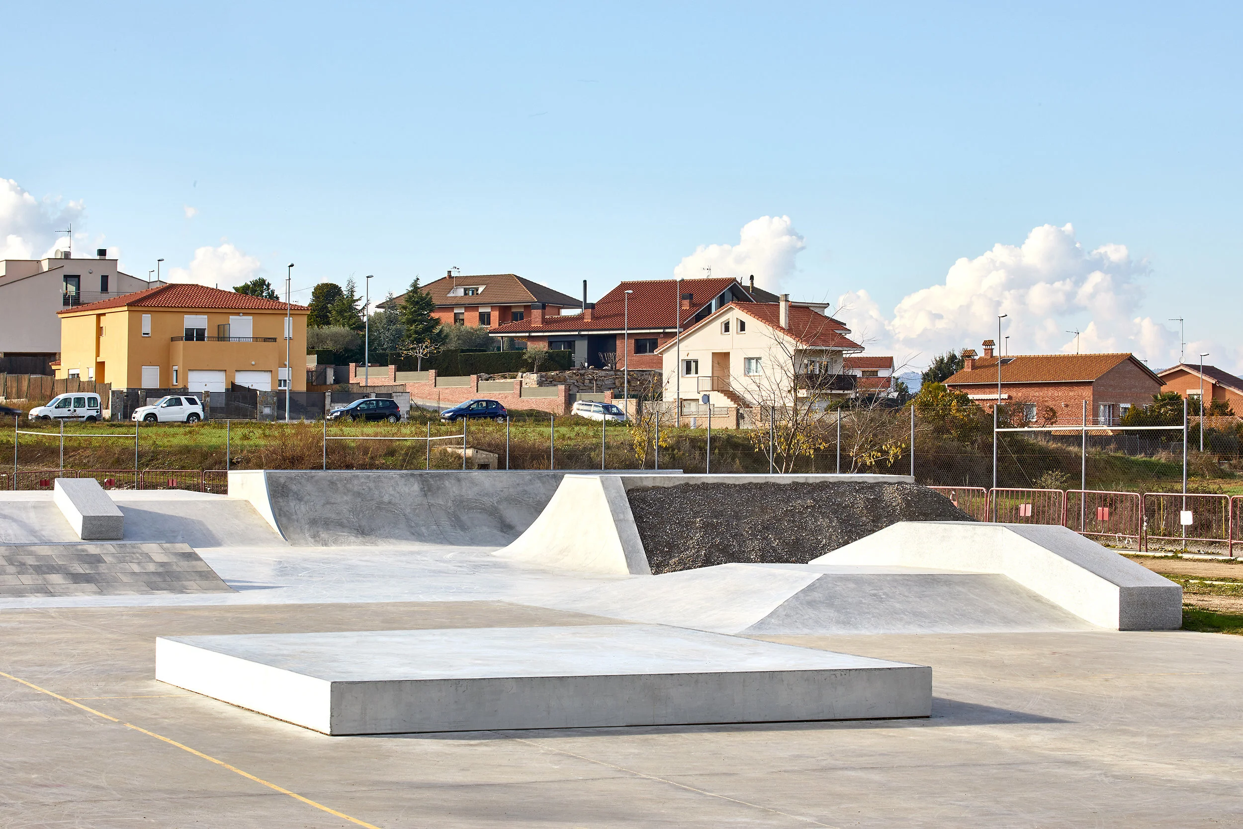 SKATE-ARCHITECTS-SKATE-PLAZA-SKATEPARK-NAVARCLES-20-006.jpg