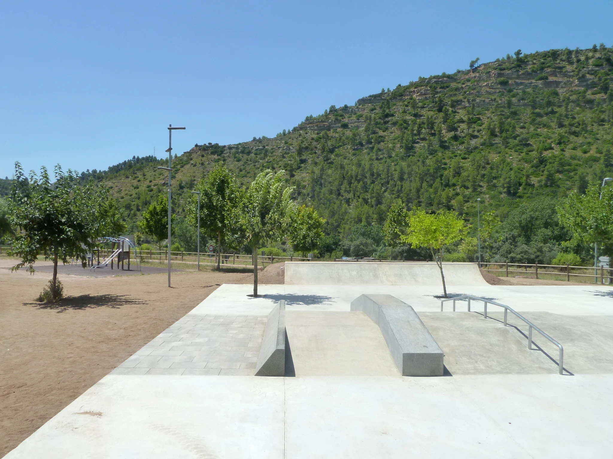 SKATE-ARCHITECTS-EL-PONT-DE-VILOMARA-P1150272.jpg