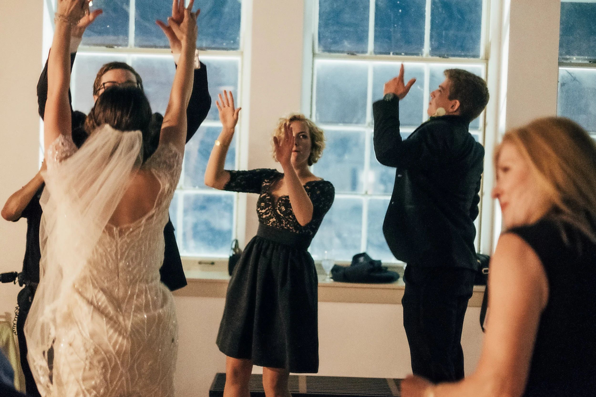 dancing2-8300.jpg