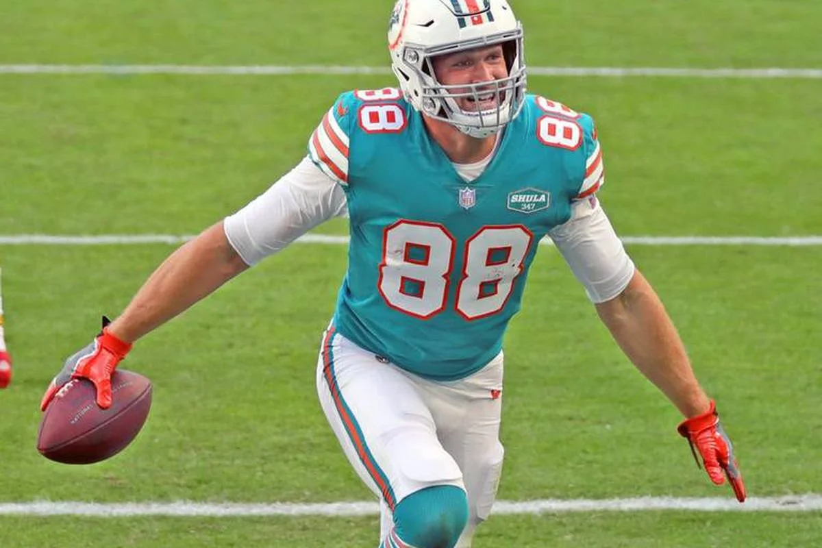 Daily Fantasy Football Best Bargains 2021: Week 9 Top DFS Values on DraftKings and FanDuel