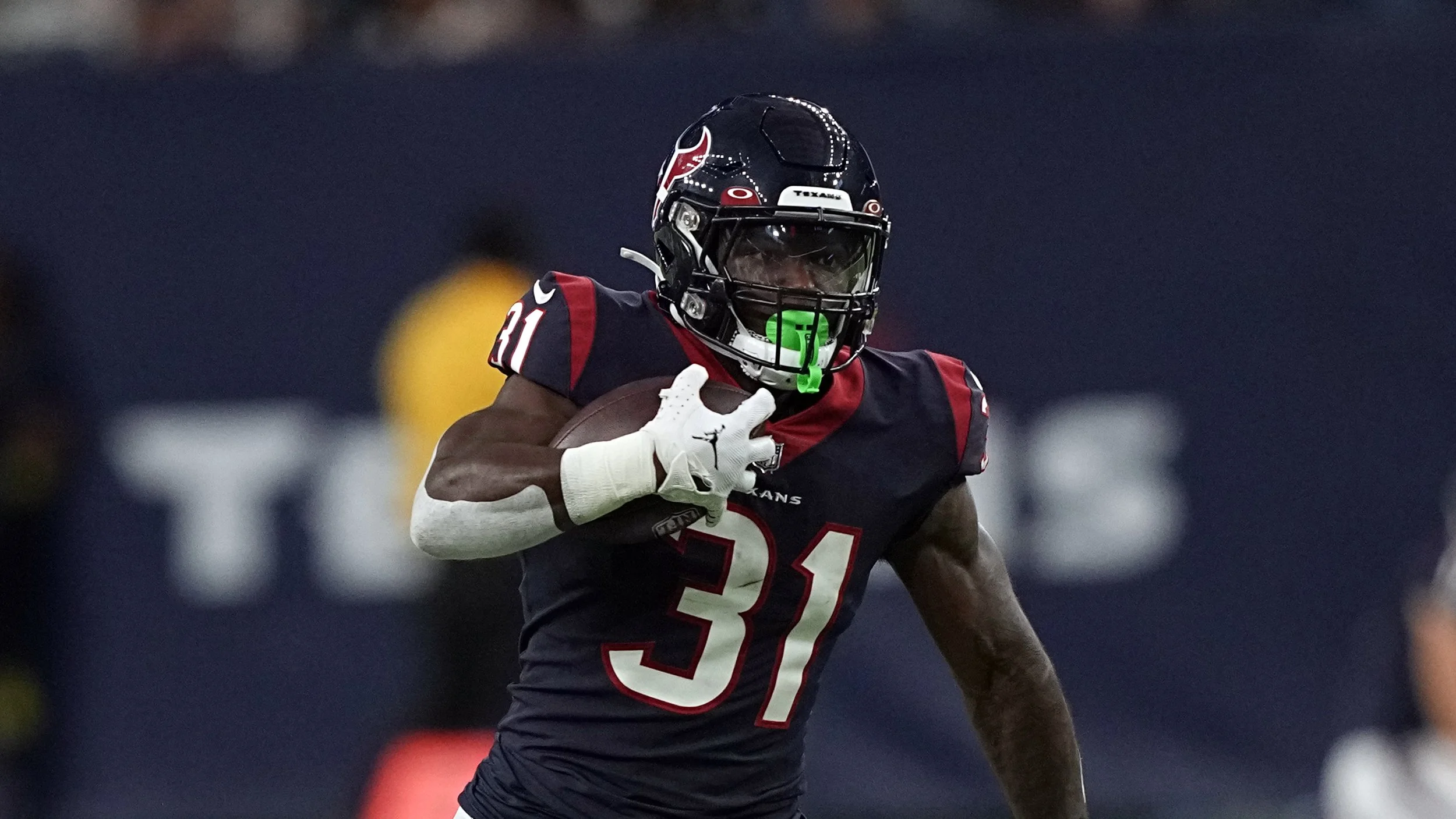 Daily Fantasy Football Best Bargains 2022: Week 3 Top DFS Values on DraftKings and FanDuel