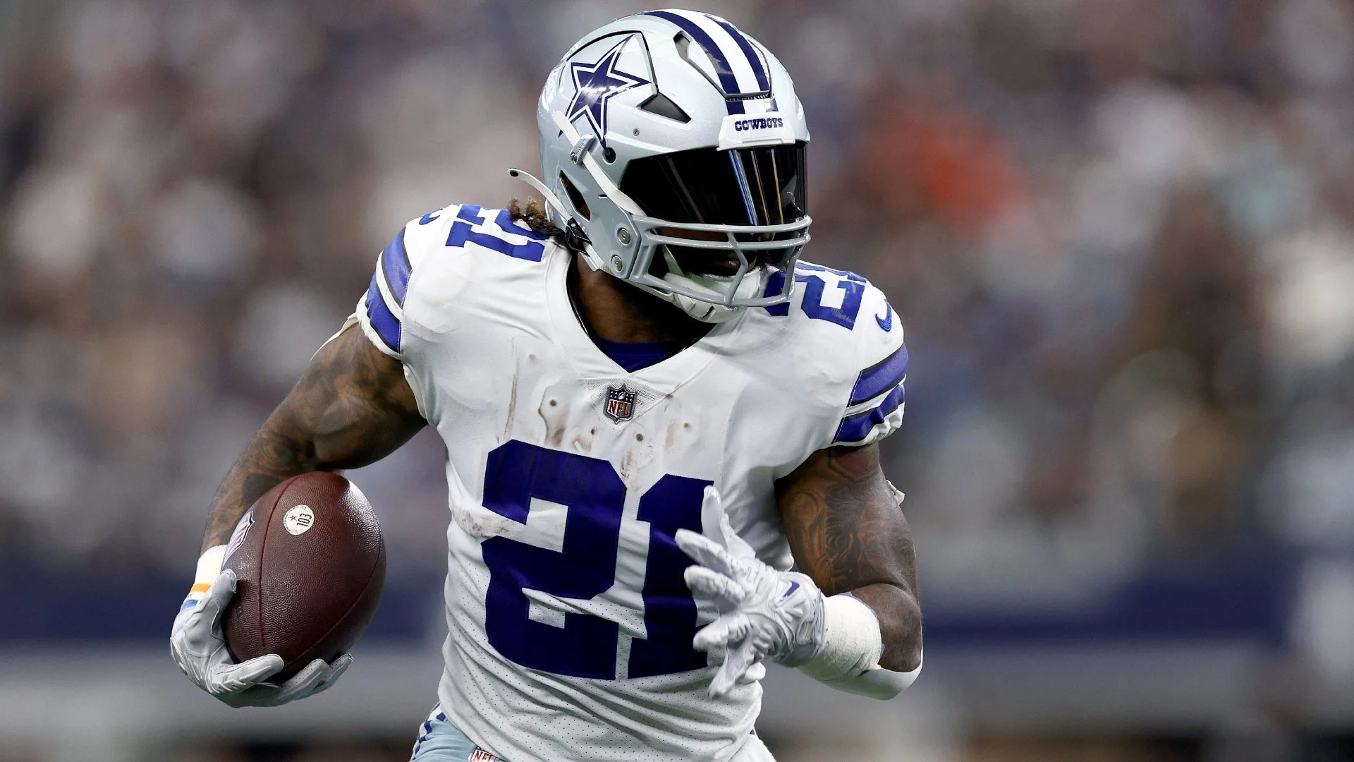 Veteran Values: Ezekiel Elliott is Back, And Ready To Score A Lot of TDs