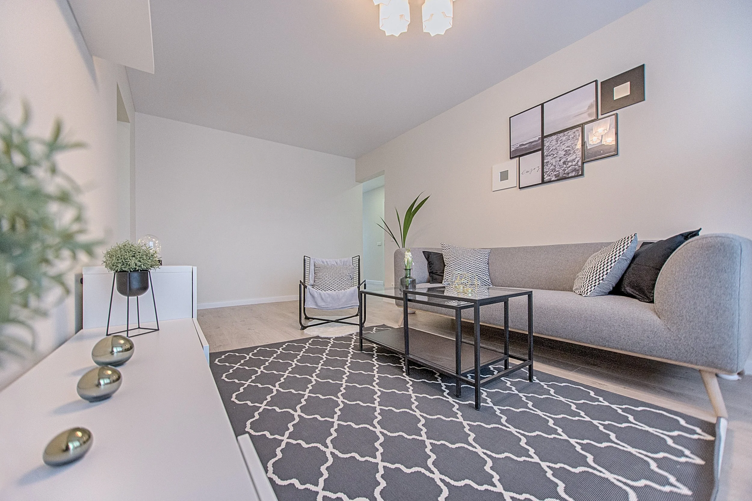 chair-contemporary-couch-1571470.jpg