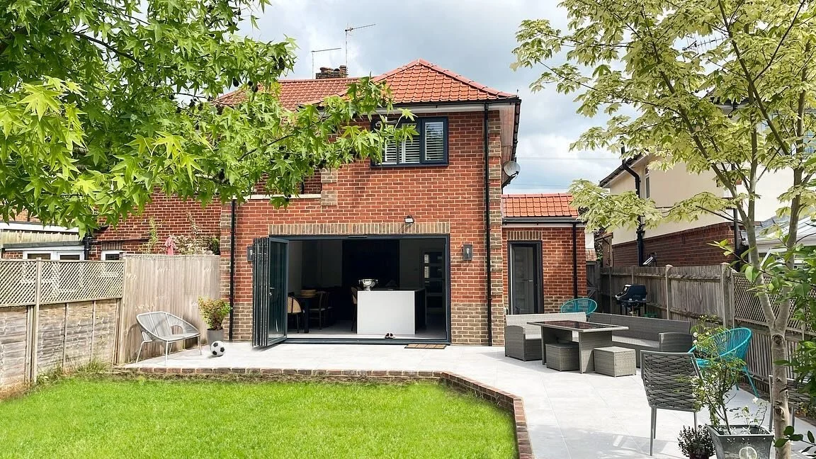 Brick Quions

Looking summer ready at our Westways project. Recently completed, a part two storey rear extension and ground floor side extension has been added to increase the footprint and living space of this family home.

Some lovely detailing wit