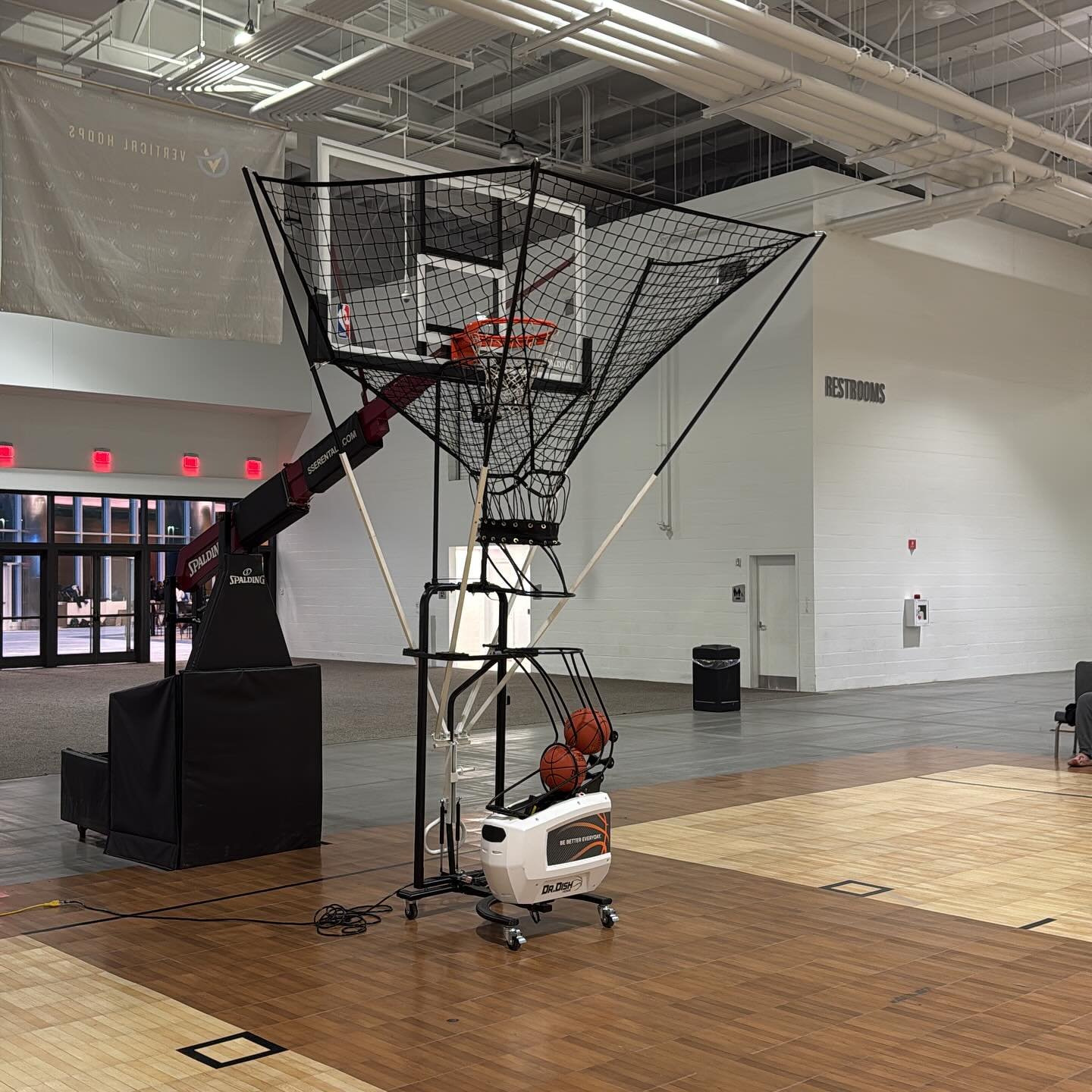 Dr. Dish 3-point contest ready to go!!! Players and parents test your shooting on the Dr. Dish home shooting machine tonight at Mohegan Sun. 🔥👀