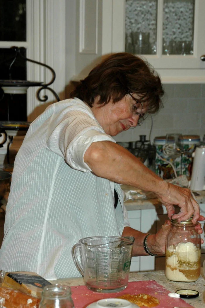 26-preparing-salad-dressing_0088.jpg
