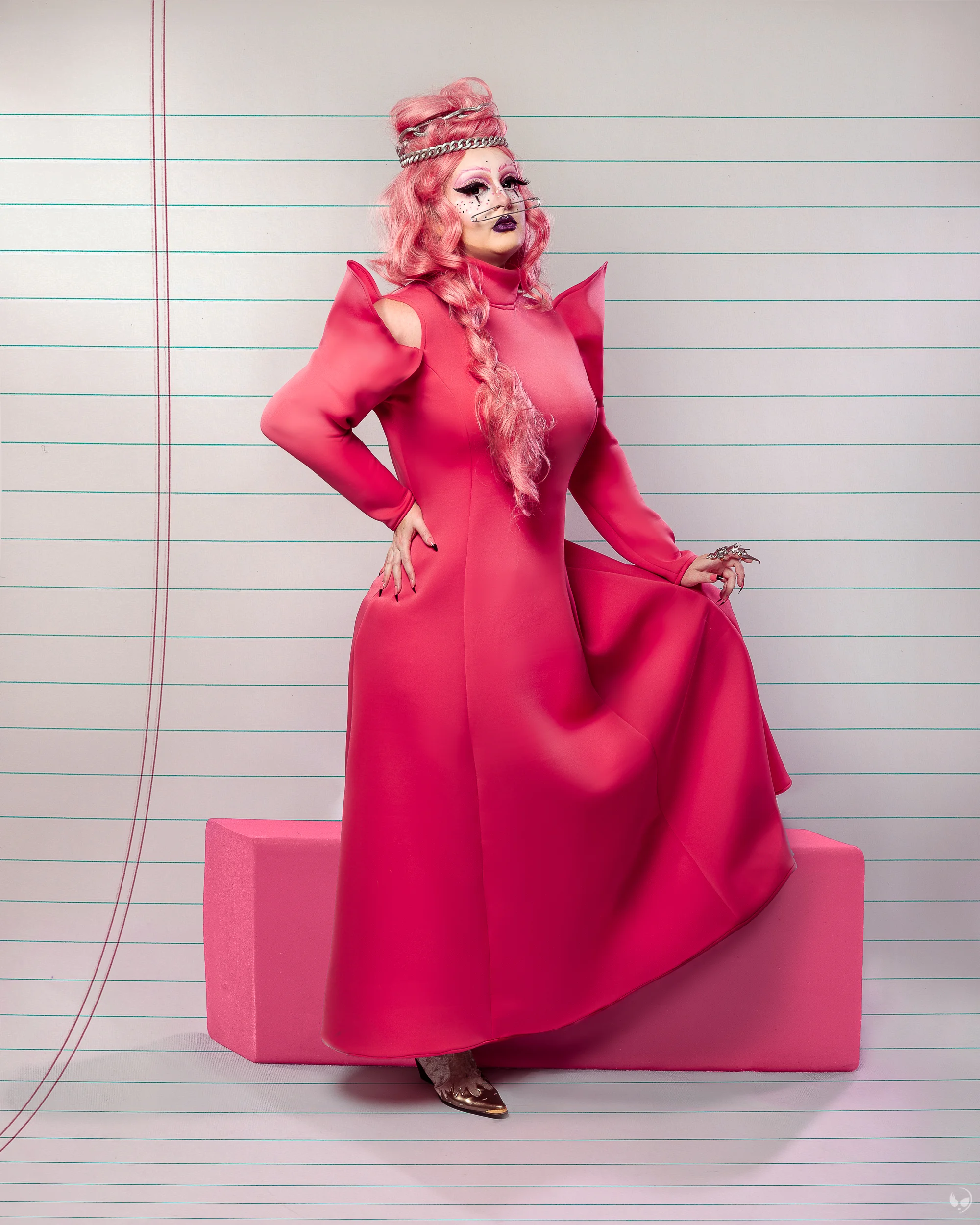 Erase me. Photo by Drag Files. Dress by Yolo Ono.