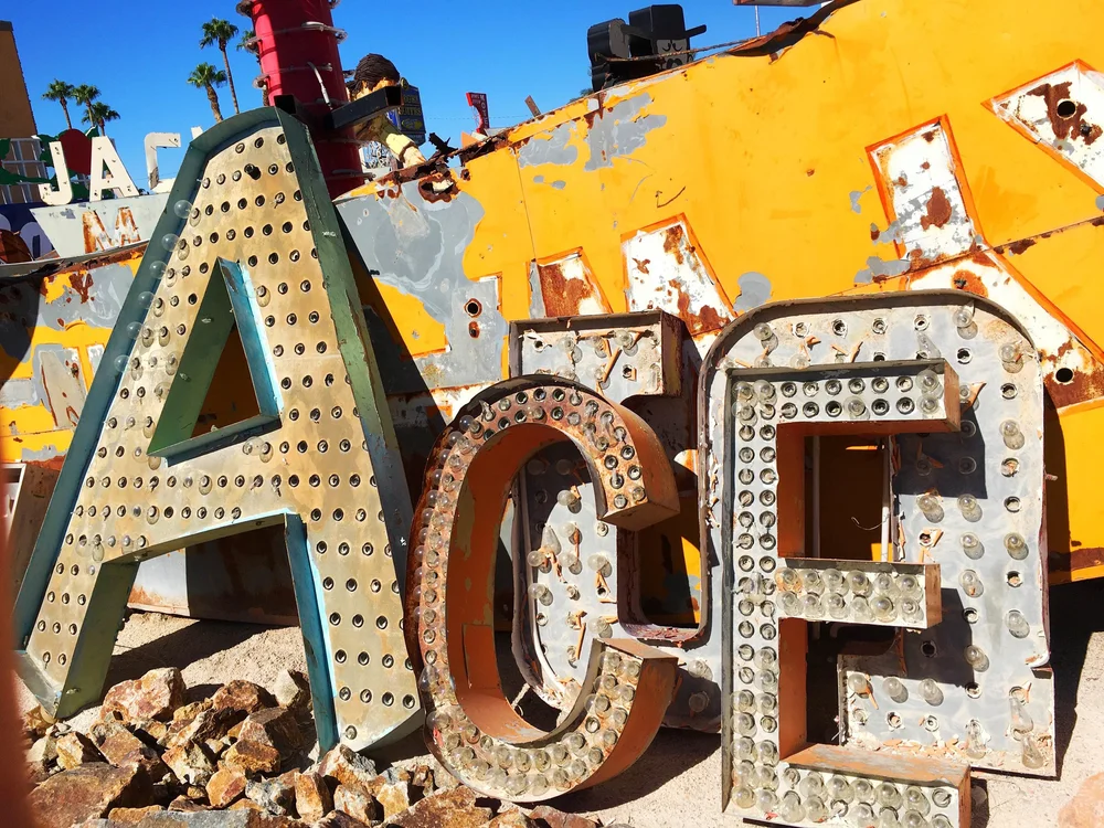 VEGAS' NEON GRAVEYARD + THE STORY OF DUNES — Volterre
