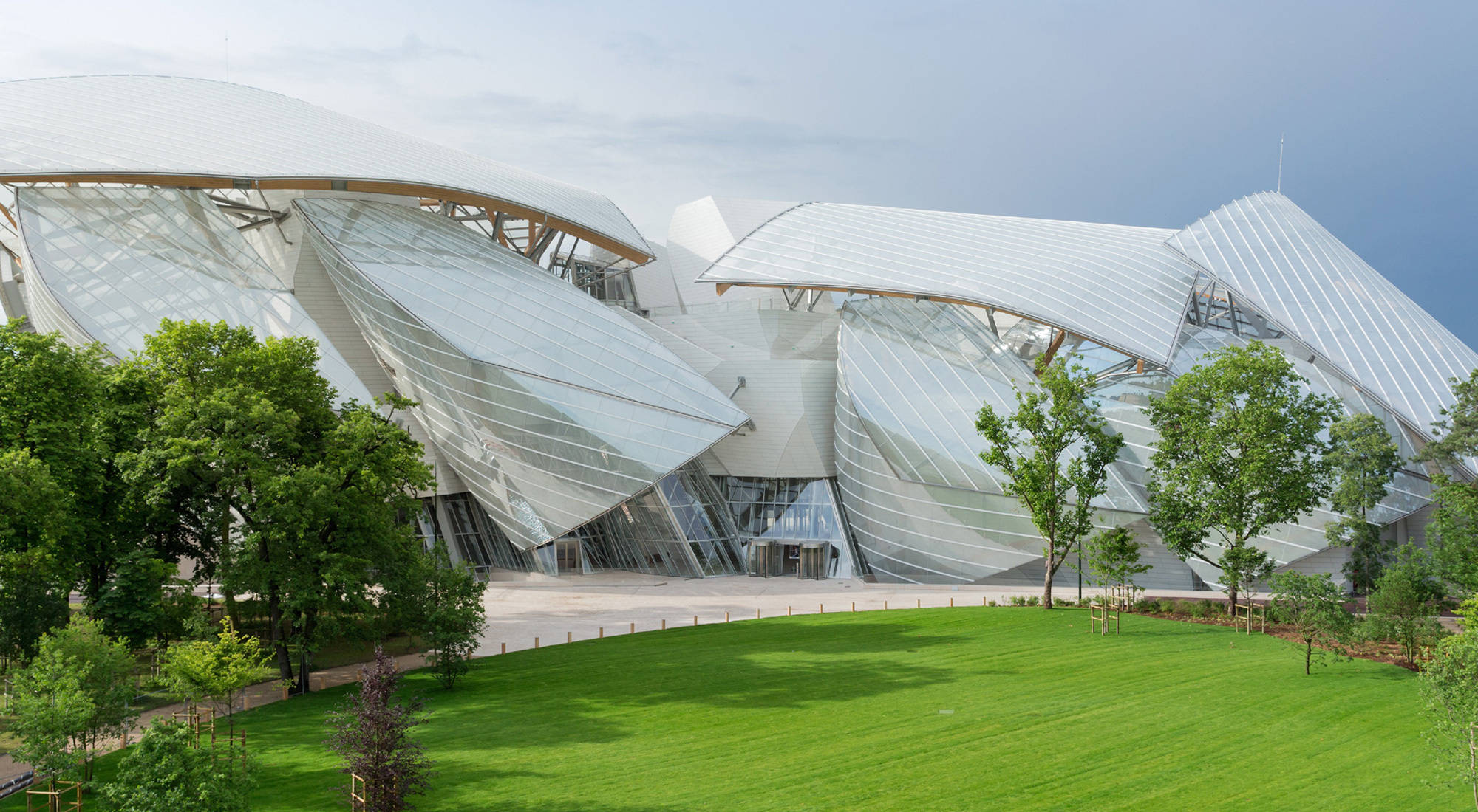 Spoiler Alert: Fondation Louis Vuitton is Awesome, though