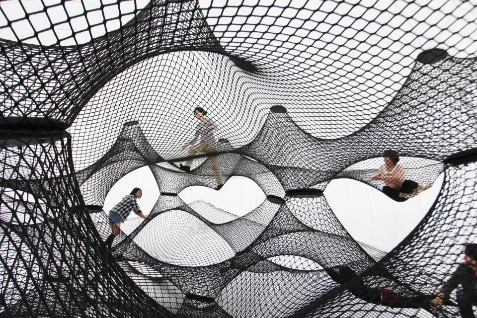 Net Blow Up. Courtesy of Numen, www.numen.eu