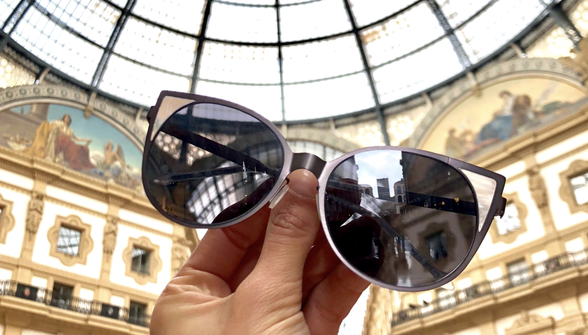The Dunes frame in Milan's uberfamous Galleria Vittorio Emanuele II . 