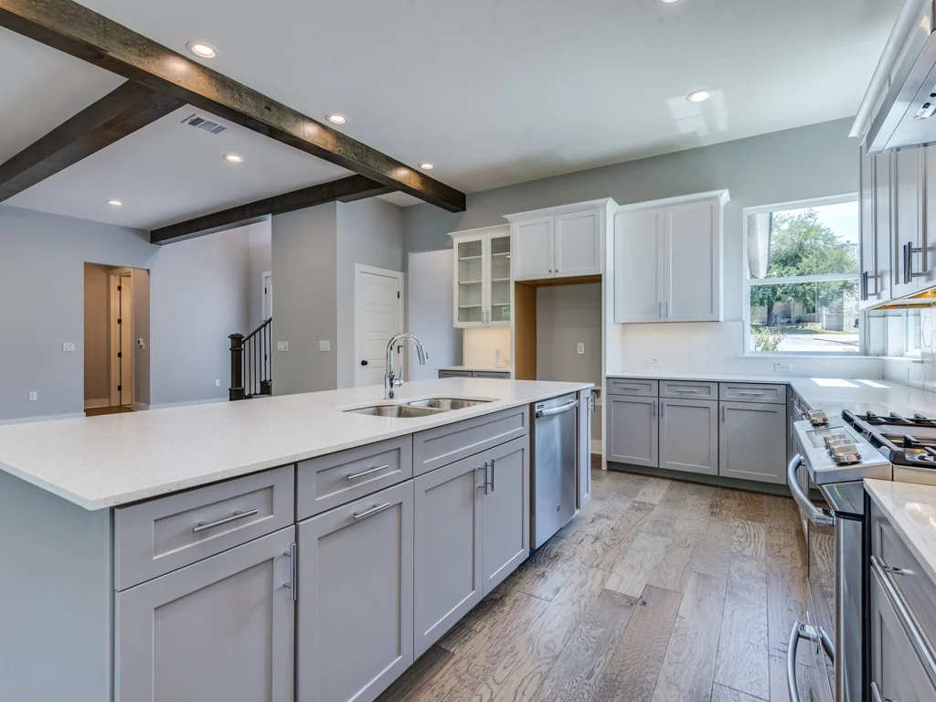 13kitchen.jpg